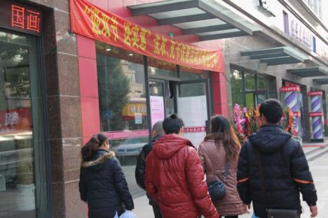 干洗加盟風險大嗎？UCC洗衣加盟連鎖品牌加盟總部將派遣專業人員駐店指導。降低加盟風險！